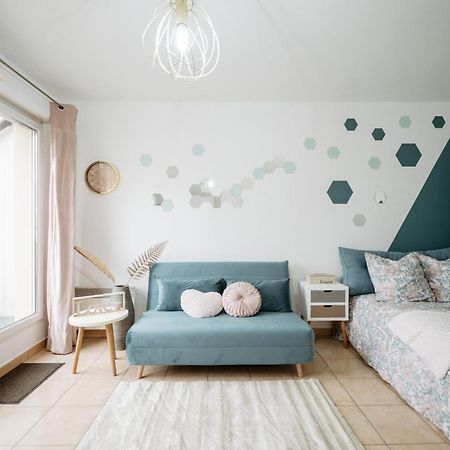 Апартаменты Hexa Dream Монтеврен Экстерьер фото