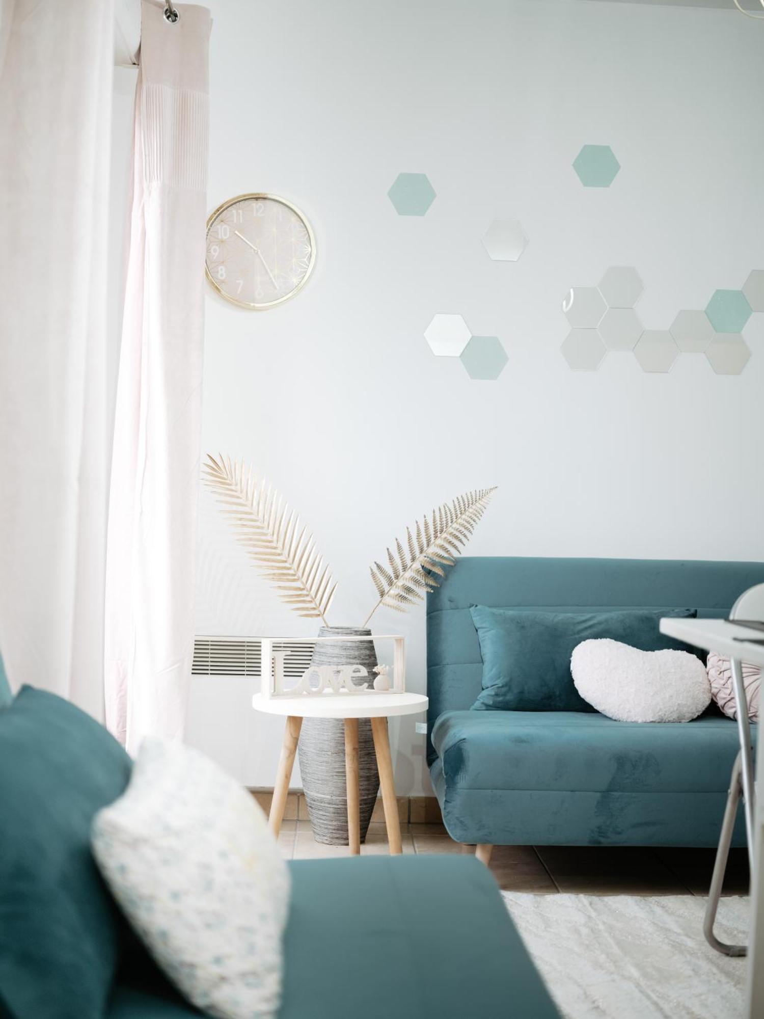Апартаменты Hexa Dream Монтеврен Экстерьер фото
