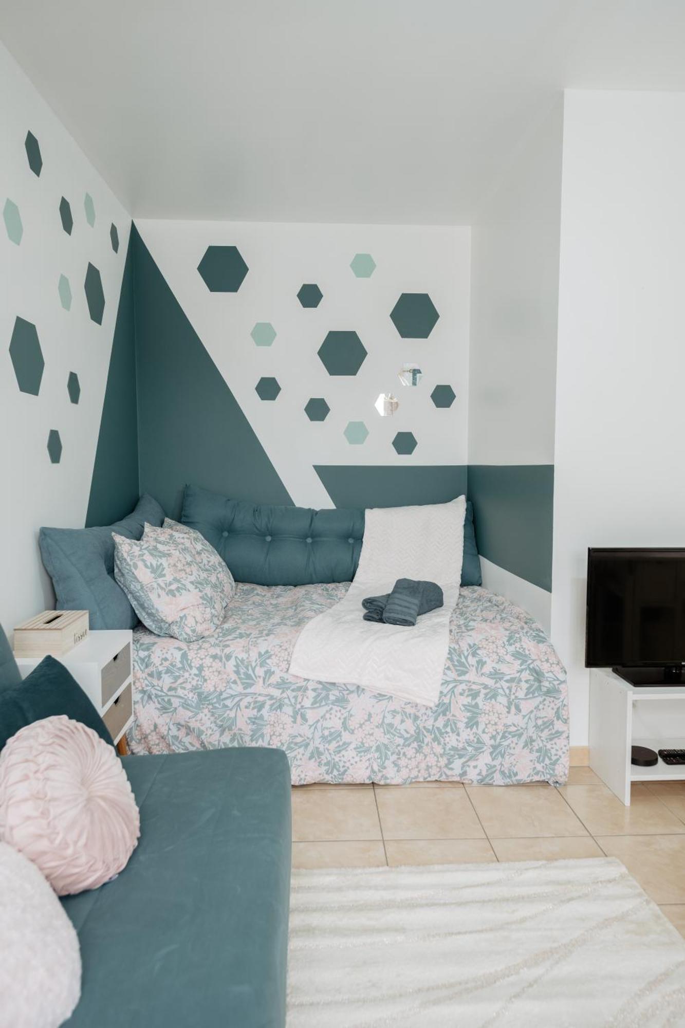 Апартаменты Hexa Dream Монтеврен Экстерьер фото